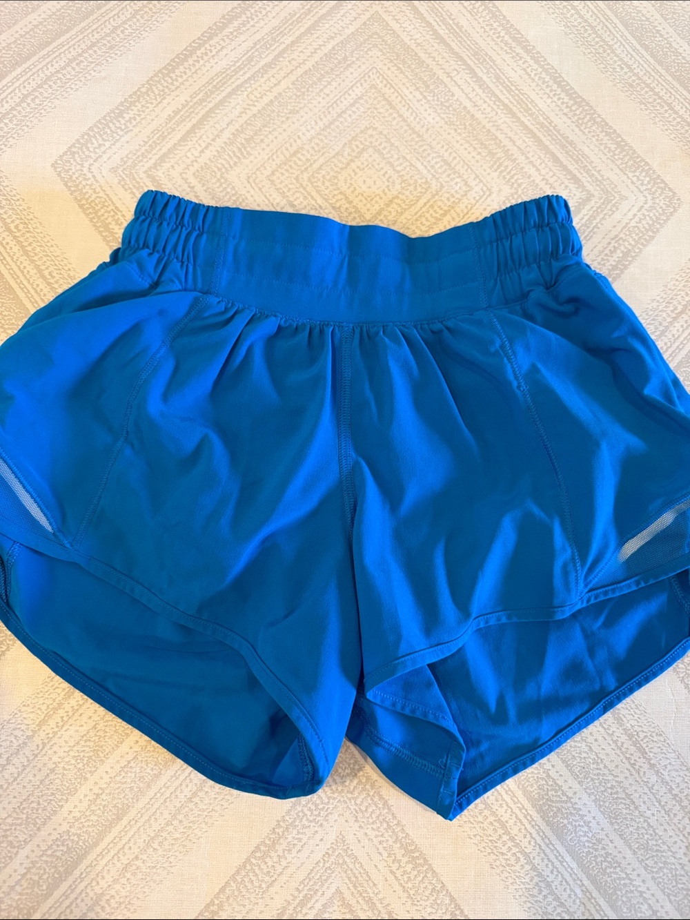 Lululemon Hotty Hot Shorts Low Rise 2.5” Turquoise Blue Women’s Size 2